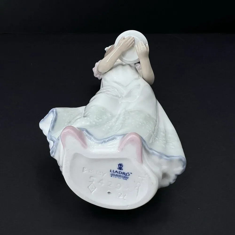 LLADRO 5877 & 5429 Guest Of Honor Boy & Girl Happy Birthday Cake Figurine Pair - Picture 12 of 13